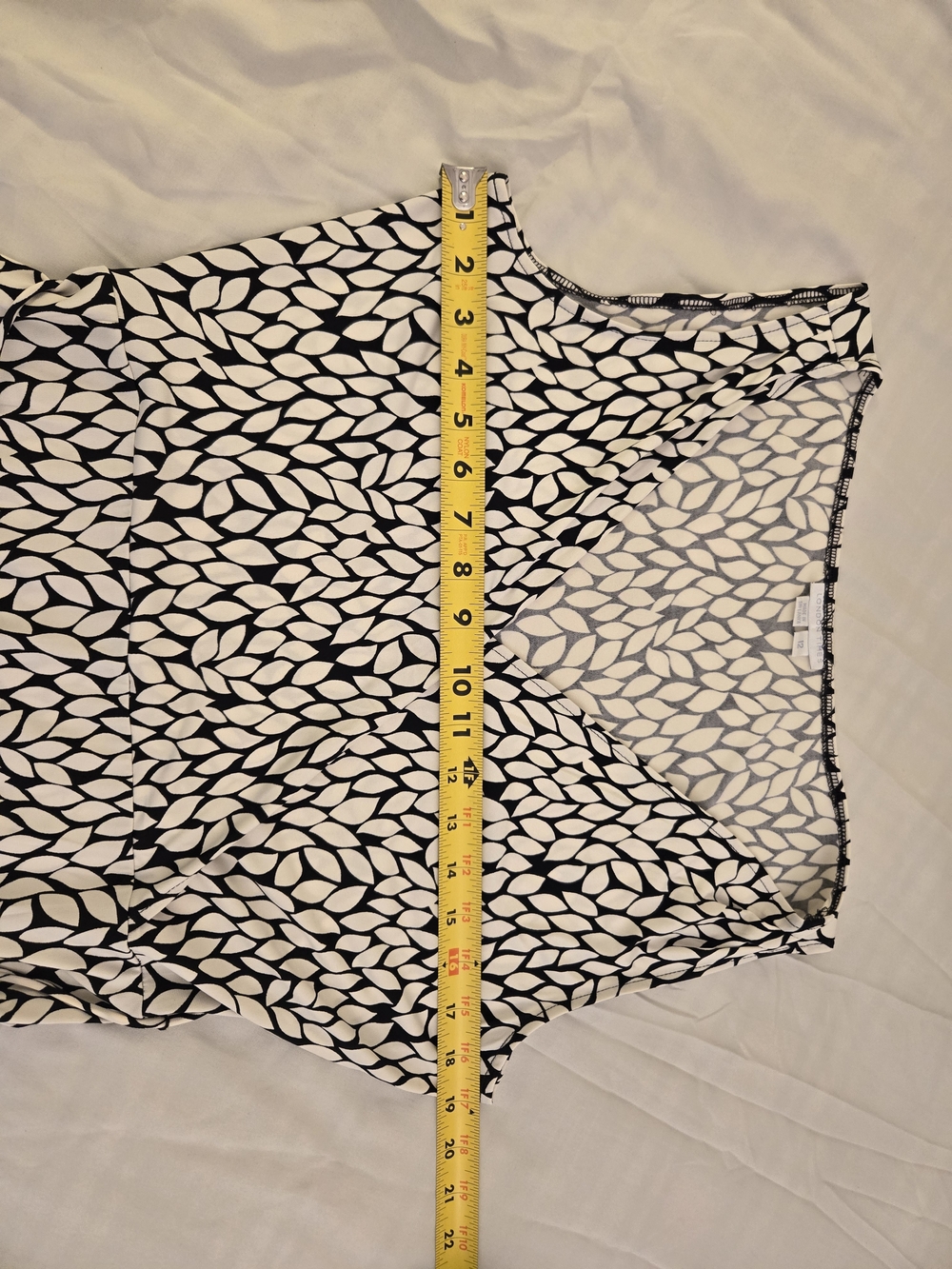 London Times Black & White Leaf-Print Midi Wrap Dress-Size 12 - Picture 12 of 13
